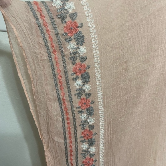 One size women's blush pink/peach embroidered open front long line kimono EUC - Picture 6 of 6